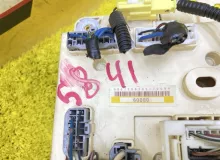 Блок предохранителей TOYOTA LAND CRUISER 2003 8273160090 UZJ100W 2UZFE, передний Блок предохранителей TOYOTA LAND CRUISER 2003 8273160090 UZJ100W 2UZFE, передний