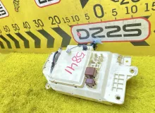 Блок предохранителей TOYOTA LAND CRUISER 2003 8273160090 UZJ100W 2UZFE, передний Блок предохранителей TOYOTA LAND CRUISER 2003 8273160090 UZJ100W 2UZFE, передний
