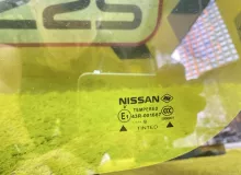 Стекло собачника NISSAN NV200 2009/Цвет K23 83300JX00B M20 HR16DE, заднее правое