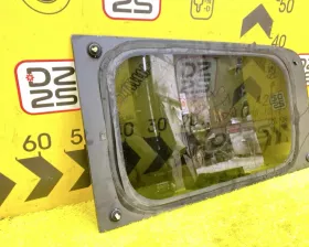 Стекло собачника NISSAN