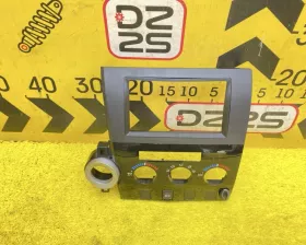 Консоль магнитофона Toyota