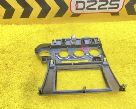 Консоль магнитофона Toyota