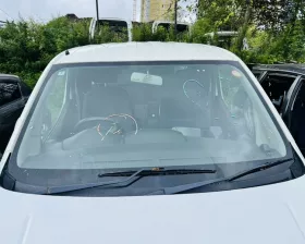 Лобовое стекло NISSAN