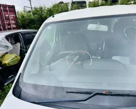Лобовое стекло NISSAN