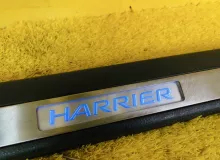 Накладка на порог TOYOTA HARRIER 2015 6791348080 ZSU60W 3ZRFAE, передняя