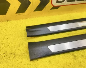 Накладка на порог Toyota