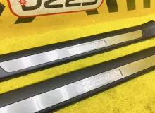 Накладка на порог TOYOTA HARRIER 2015 6791348080 ZSU60W 3ZRFAE, передняя