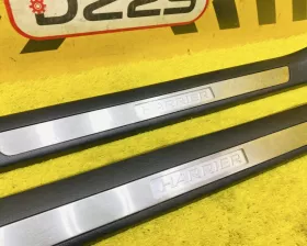 Накладка на порог Toyota