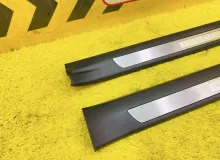 Накладка на порог TOYOTA HARRIER 2014 6791448070 ZSU60W 3ZRFAE, передняя