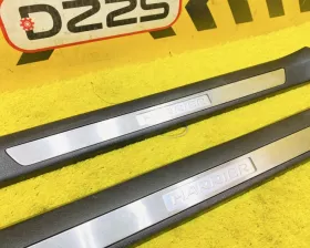 Накладка на порог Toyota