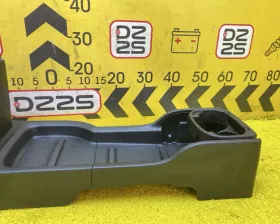 Бардачок между сиденьями NISSAN