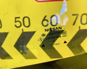 Лобовое стекло NISSAN