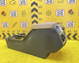 Бардачок между сиденьями Land Rover