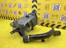 Корпус воздушного фильтра TOYOTA HIACE 2009 1770030250 KDH206V 1KDFTV, передний