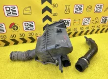 Корпус воздушного фильтра TOYOTA HIACE 2009 1770030250 KDH206V 1KDFTV, передний