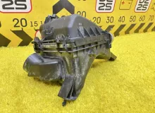 Корпус воздушного фильтра TOYOTA ESQUIRE 2015 1770037292 ZWR80G 2ZRFXE, передний