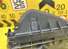 Корпус воздушного фильтра TOYOTA ESQUIRE 2015 1770037292 ZWR80G 2ZRFXE, передний