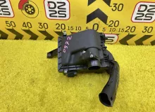 Корпус воздушного фильтра TOYOTA VOXY 2014 1770037292 ZWR80G 2ZRFXE, передний