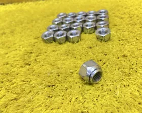 Гайка на колесо Toyota