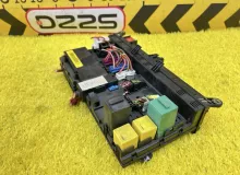Блок предохранителей Land Rover RANGE ROVER 2005 YQE500050 L322 448PN, передний