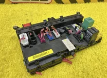 Блок предохранителей Land Rover RANGE ROVER 2005 YQE500050 L322 448PN, передний