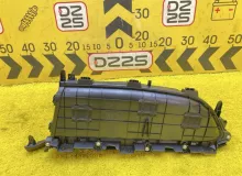Бардачок TOYOTA ESQUIRE 2015 5543228260 ZRR85G 3ZRFAE, передний