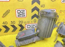 Корпус воздушного фильтра TOYOTA HIACE 2006 1770030160 KDH205V 2KDFTV, передний