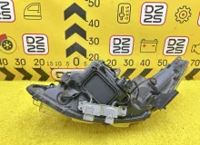 Фара TOYOTA ESQUIRE 2015 8113028F71 ZWR80G 2ZRFXE, передняя правая