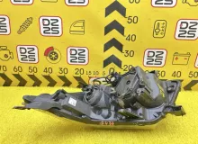 Фара TOYOTA ESQUIRE 2015 8113028F71 ZRR85G 3ZRFAE, передняя правая