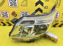 Фара TOYOTA ESQUIRE 2015 8117028D21 ZRR85G 3ZRFAE, передняя левая