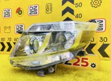 Фара TOYOTA ESQUIRE 2015 8117028D21 ZRR85G 3ZRFAE, передняя левая