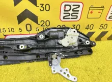 Доводчик двери TOYOTA VOXY 2014 8500528071 ZWR80G 2ZRFXE, задний правый