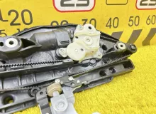 Доводчик двери TOYOTA VOXY 2014 8500528071 ZWR80G 2ZRFXE, задний правый