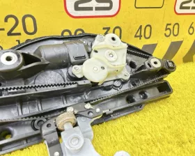 Доводчик двери Toyota