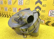 Корпус воздушного фильтра TOYOTA LAND CRUISER PRADO 1994 1770067030 KZJ78W 1KZTE, передний