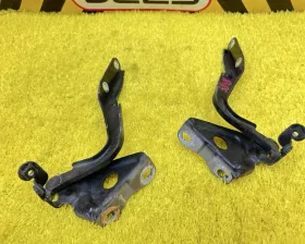 Петля капота Toyota
