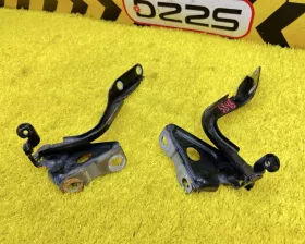 Петля капота Toyota
