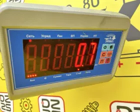 Петля капота Toyota