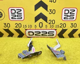 Петля капота Toyota