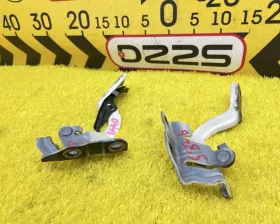 Петля капота Toyota