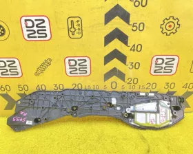 Доводчик двери Toyota
