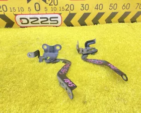Петля капота Toyota