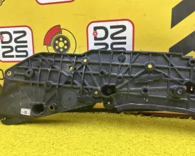 Доводчик двери Toyota