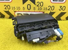 Монитор LEXUS CT200H 2012 8611176020 ZWA10 2ZRFXE, передний