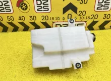 Влагоотделитель TOYOTA ESQUIRE 2015 1789337110 ZRR85G 3ZRFAE, передний