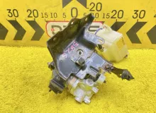 Блок abs LEXUS CT200H 2012 4707012020 ZWA10 2ZRFXE, передний