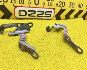 Петля капота Toyota