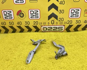 Петля капота Toyota