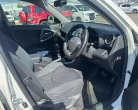 Петля капота Toyota