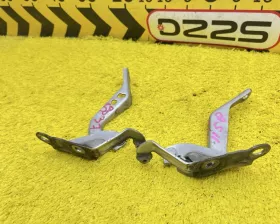 Петля капота Toyota